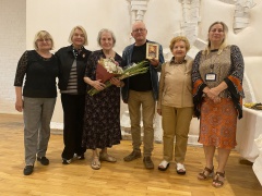Kolegos pasveikino Aldoną Žemaitytę su gražiu jubiliejumi. Kolegos pasveikino Aldoną Žemaitytę su gražiu jubiliejumi.